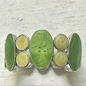 Green stretchy wide bracelet